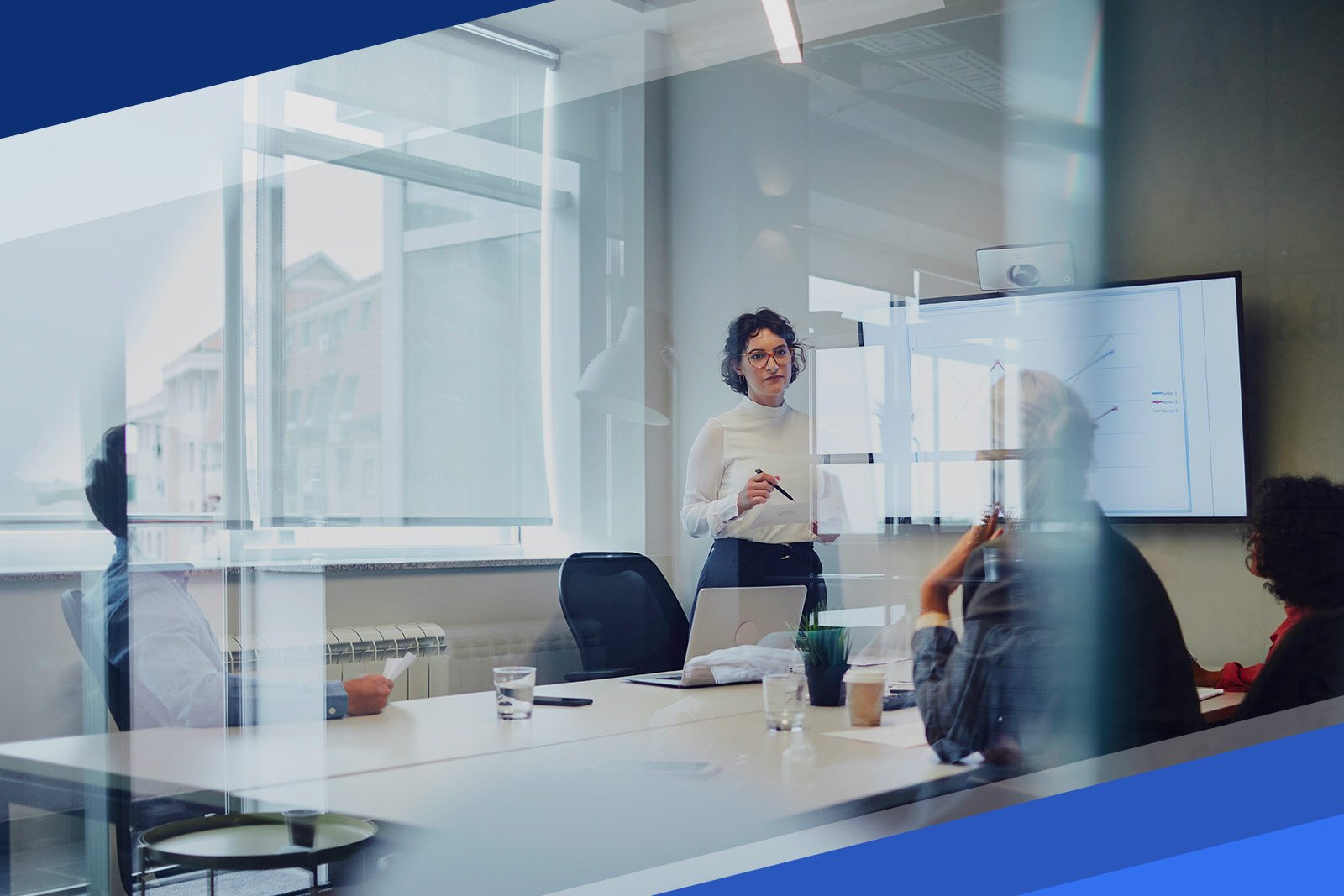 2Boom_Marketplace_Theme-2_Homepage_header